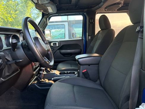 Used 2019 Jeep Wrangler Sport AWD/4WD image 8