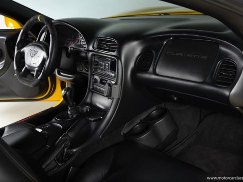 Used 2001 Chevrolet Corvette Z06 w/ Memory Pkg image 24