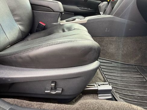 Used 2014 Subaru Legacy 2.5i Limited image 24