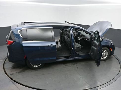 Used 2025 Chrysler Pacifica Select FWD image 65