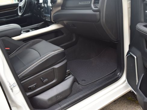 Used 2023 RAM 3500 Laramie AWD/4WD image 10