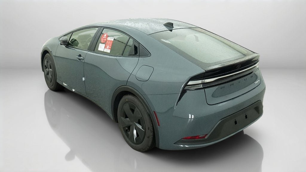 New 2027 Toyota Prius Plug-In Hybrid FWD image 5