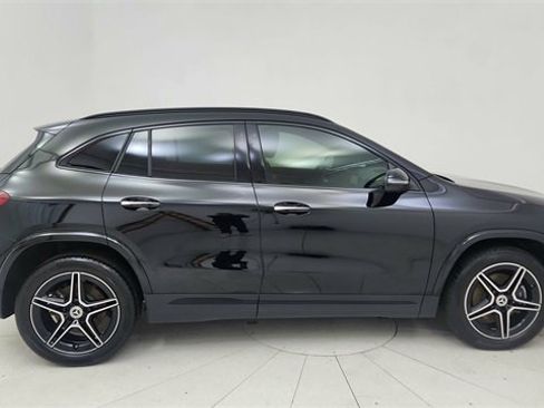 Used 2025 Mercedes-Benz GLA 250 4MATIC image 6