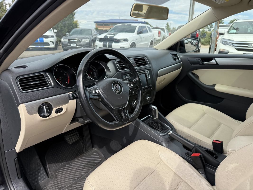 Used 2017 Volkswagen Jetta SE FWD image 14
