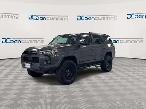 Used 2023 Toyota 4Runner SR5 AWD/4WD image 4