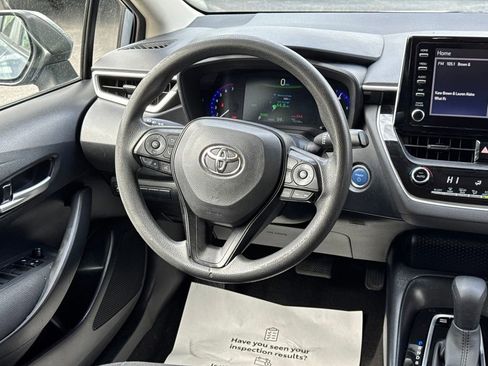 Used 2020 Toyota Corolla LE FWD image 17
