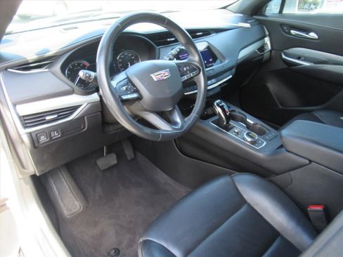 Used 2020 Cadillac XT4 Premium Luxury FWD image 15