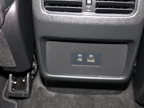 Used 2023 Nissan Rogue SL image 19