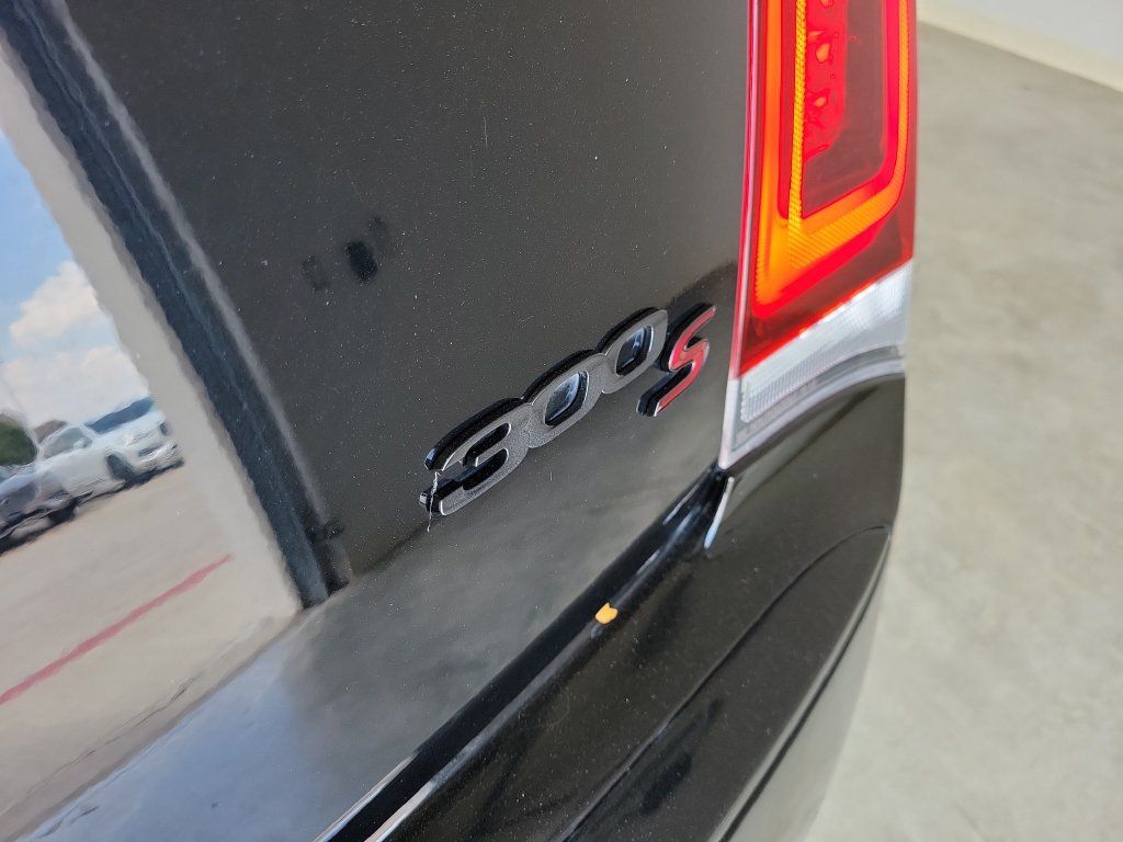 Used 2022 Chrysler 300 S RWD image 8