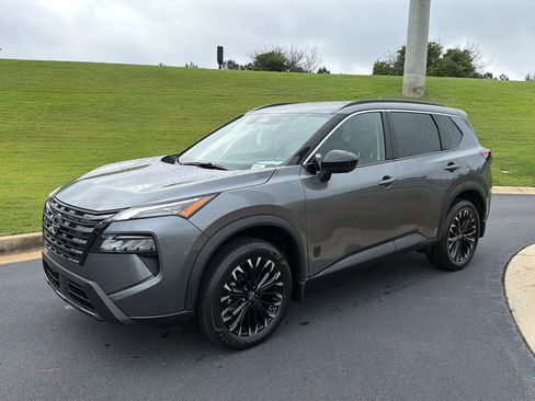 New 2026 Nissan Rogue SV FWD image 2