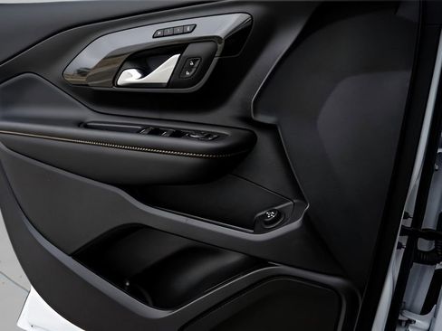 Certified 2024 GMC Terrain AT4 w/ Infotainment Package II image 25