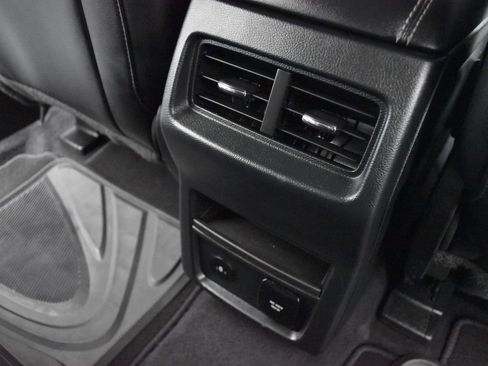 Used 2024 Ford Edge Titanium AWD/4WD image 25