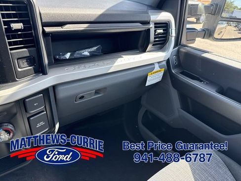 New 2026 Ford F250 XLT w/ FX4 Off-Road Package AWD/4WD image 24