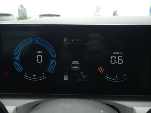 Used 2025 Hyundai Tucson SEL FWD image 12