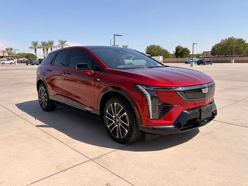 Used 2025 Cadillac Optiq Sport 1 AWD/4WD image 4
