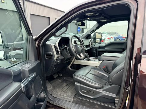 Used 2019 Ford F150 Lariat w/ Equipment Group 502A Luxury AWD/4WD image 8