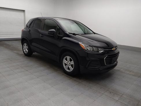 Used 2021 Chevrolet Trax LS w/ Tint and Cruise Package FWD image 11