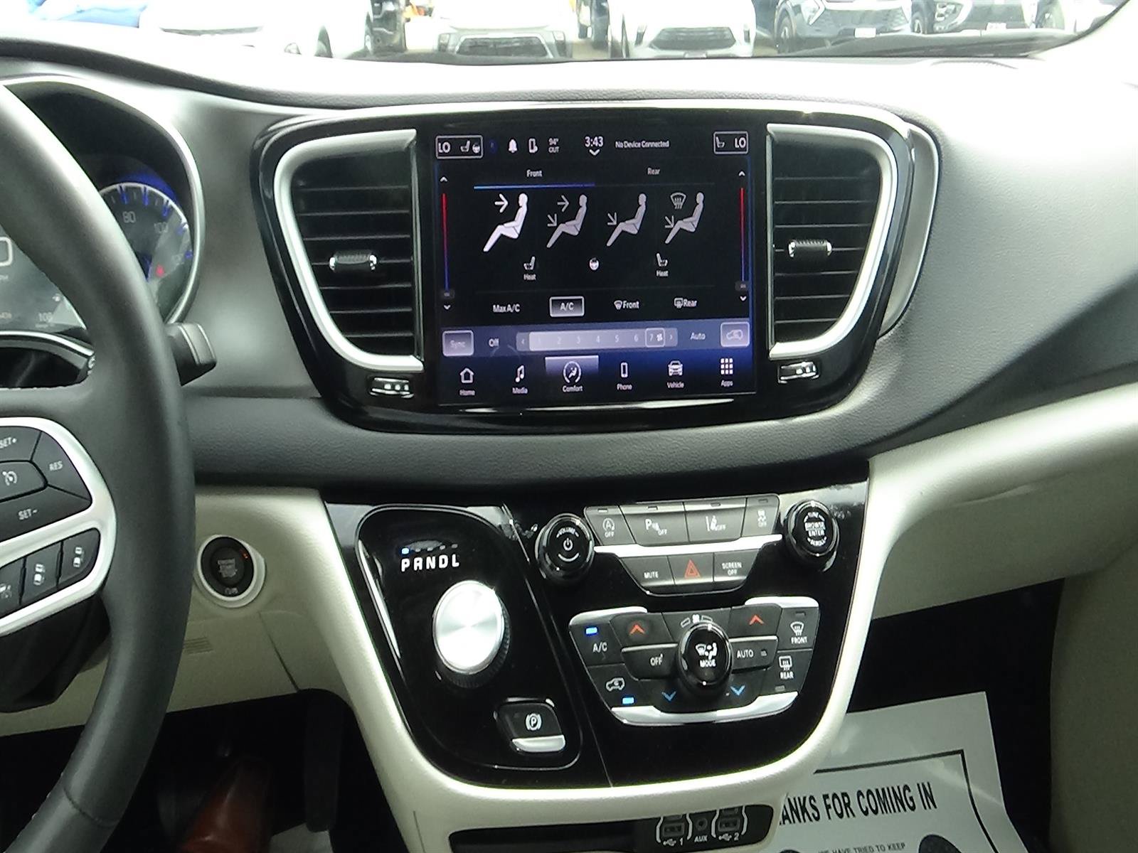 Certified 2024 Chrysler Pacifica Touring-L FWD image 23