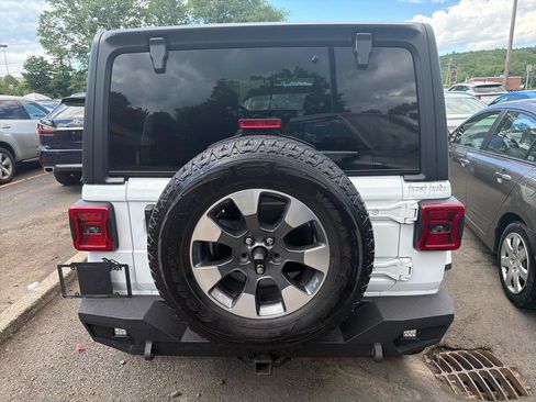Used 2022 Jeep Wrangler Unlimited Sahara w/ LED Lighting Group AWD/4WD image 7