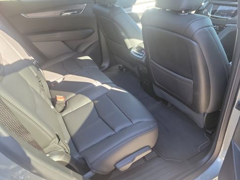 New 2025 Cadillac XT6 Luxury image 29
