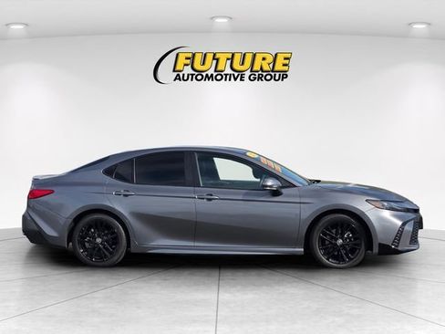 Certified 2025 Toyota Camry SE FWD image 4