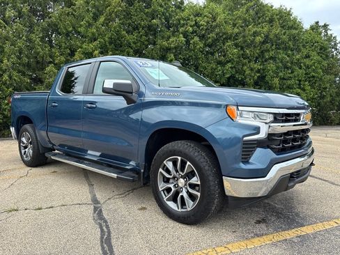 Used 2024 Chevrolet Silverado 1500 LT AWD/4WD image 8