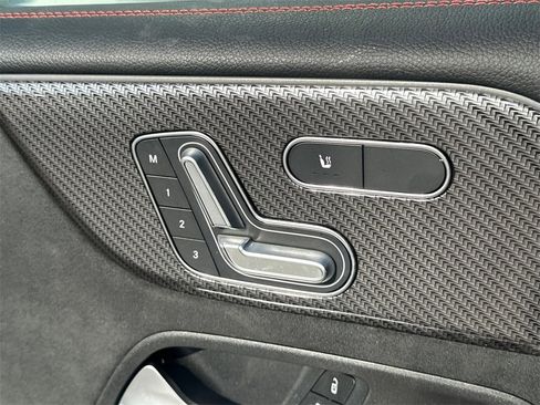 Certified 2024 Mercedes-Benz GLB 250 image 8