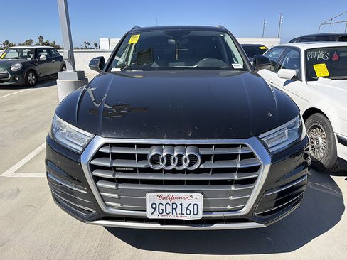 Used 2020 Audi Q5 2.0T Premium w/ Convenience Package AWD/4WD image 1