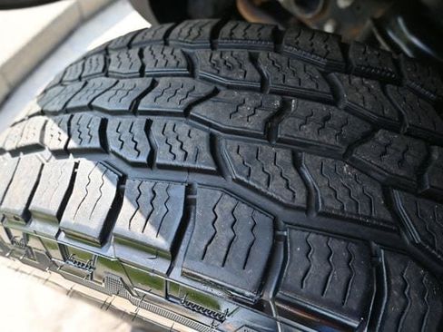 Used 2019 Jeep Wrangler Unlimited Sahara AWD/4WD image 9