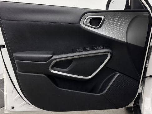 Used 2023 Kia Soul S image 11