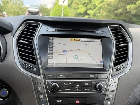 Used 2018 Hyundai Santa Fe Limited image 19