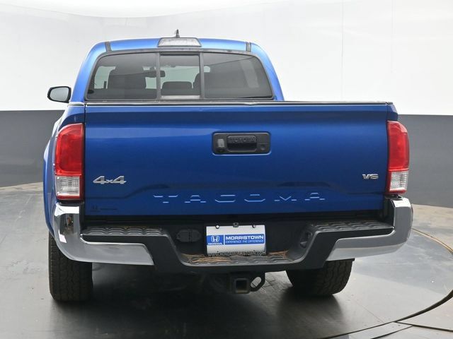 Used 2017 Toyota Tacoma SR5 w/ Tow Package AWD/4WD image 9