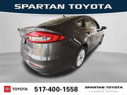 Used 2019 Ford Fusion SE FWD image 6