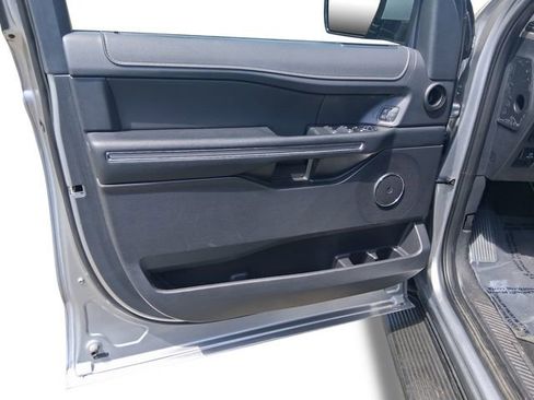 Used 2024 Ford Expedition XLT image 11