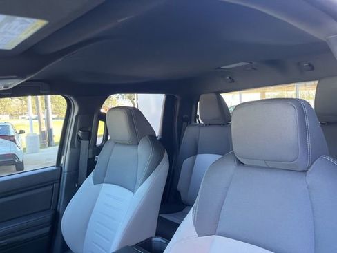 Used 2025 Toyota Tacoma TRD Sport image 32