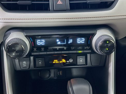 Used 2025 Toyota RAV4 XLE w/ Convenience Package image 23