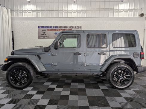 Used 2025 Jeep Wrangler Unlimited Sahara w/ Safety Group image 1