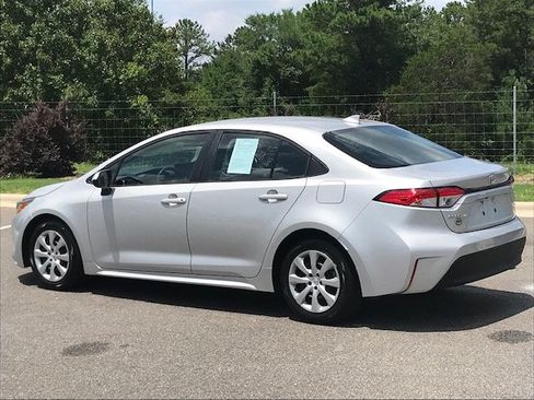 Used 2023 Toyota Corolla LE FWD image 4