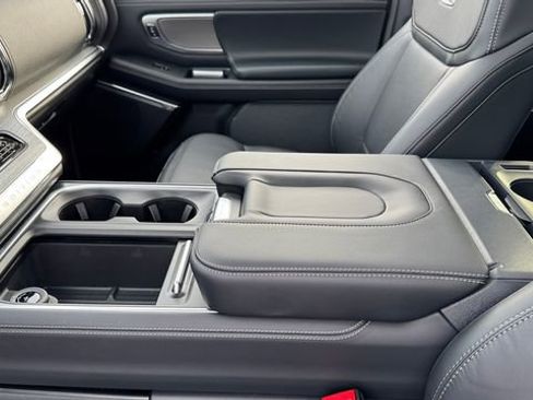 New 2026 Ford Expedition Platinum image 26