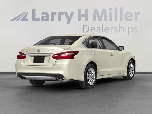 Used 2018 Nissan Altima 2.5 SR w/ SR Special Edition image 2