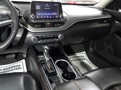 Used 2023 Nissan Altima 2.5 SR image 13