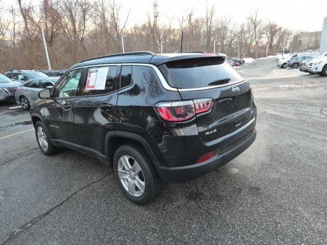 Used 2022 Jeep Compass Latitude w/ Sun and Sound Group AWD/4WD image 8