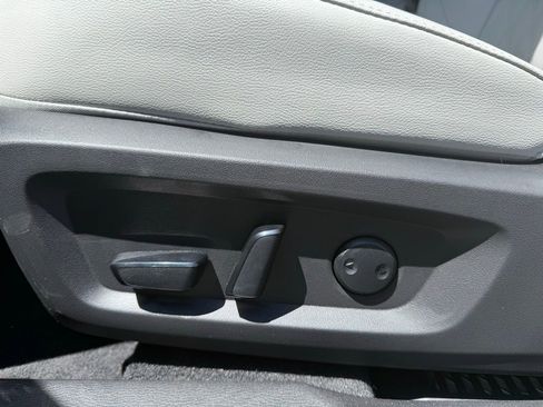 New 2025 Mitsubishi Outlander SEL image 21