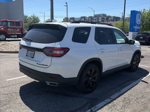 Used 2025 Honda Pilot Black Edition image 6
