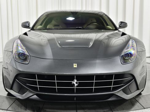 Used 2015 Ferrari F12 Berlinetta image 4