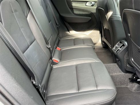 Used 2025 Volvo XC40 B5 Core w/ Climate Package image 21