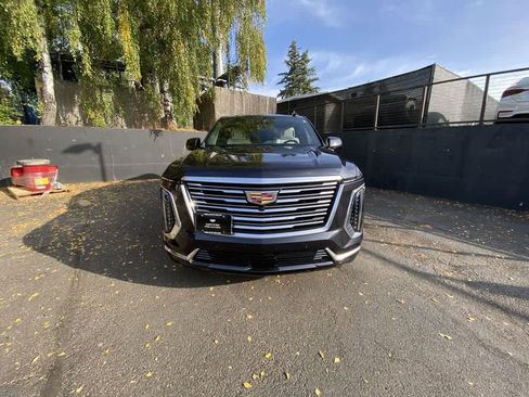 Used 2025 Cadillac Escalade Premium Luxury Platinum w/ LPO, Floor Liner Package AWD/4WD image 9