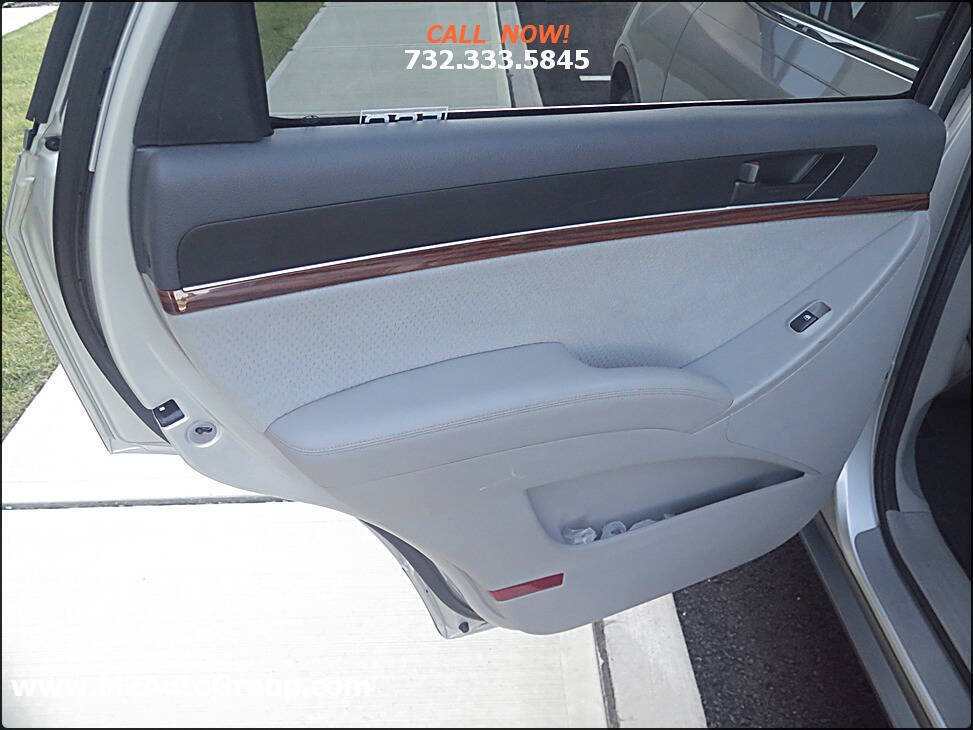 Used 2010 Hyundai Veracruz GLS FWD image 24