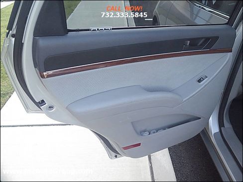 Used 2010 Hyundai Veracruz GLS image 24