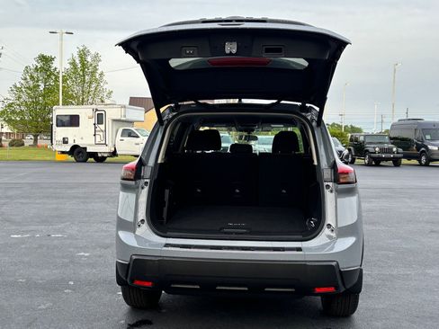 New 2026 Nissan Rogue SV FWD image 31